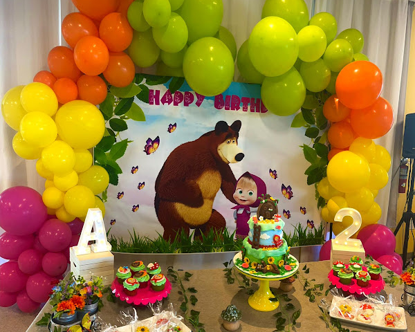 An image of a bear-themed birthday décor