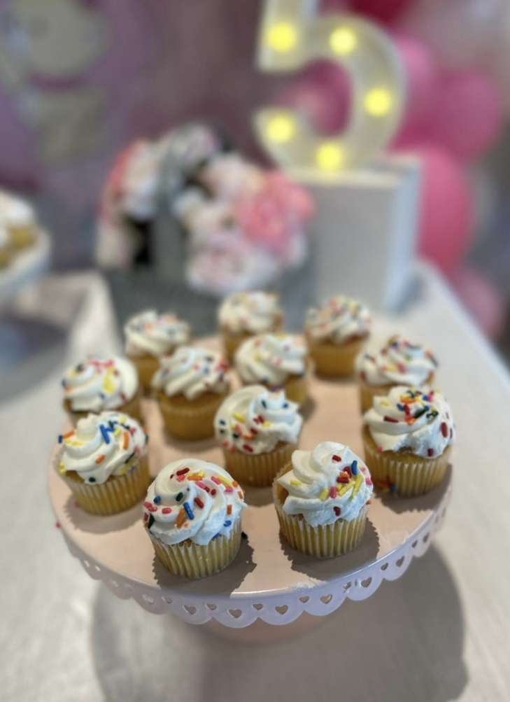 an image of cupcakes served at a bookish birthday party