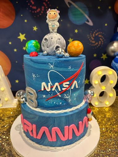 A NASA-themed birthday cake at BirthdayLand